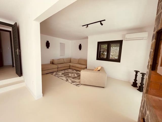 4 sypialnia Willa na sprzedaż w Altea la Vella, Altea z basenem garażem - 650 000 € (Ref: 7181367)