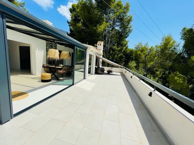 4 sypialnia Willa na sprzedaż w Altea la Vella, Altea z basenem garażem - 650 000 € (Ref: 7181367)