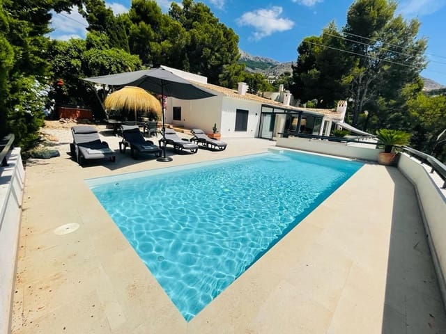 4 sypialnia Willa na sprzedaż w Altea la Vella, Altea z basenem garażem - 650 000 € (Ref: 7181367)