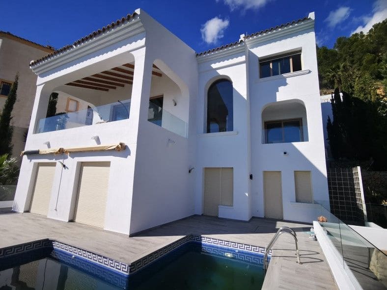 5 Zimmer Villa zu verkaufen in Altea mit Pool Garage - 1.200.000 € (Ref: 7423886)