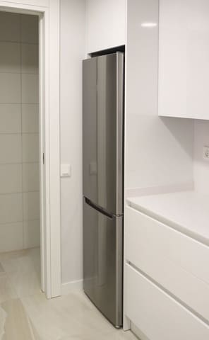 Apartamento de 2 habitaciones en Benidorm en venta con piscina garaje - 690.000 € (Ref: 8033528)