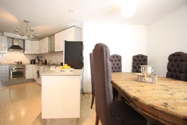 5 camera da letto Villetta Bifamiliare in vendita in Altea con piscina garage - 595.000 € (Rif: 8047031)