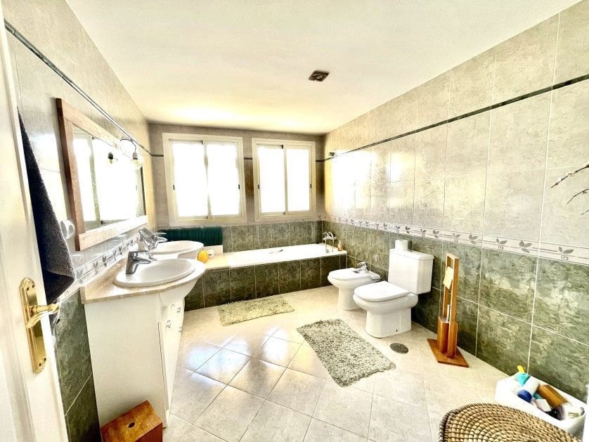 5 camera da letto Villetta Bifamiliare in vendita in Altea con piscina garage - 595.000 € (Rif: 8047031)