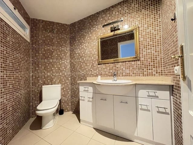 5 camera da letto Villetta Bifamiliare in vendita in Altea con piscina garage - 595.000 € (Rif: 8047031)