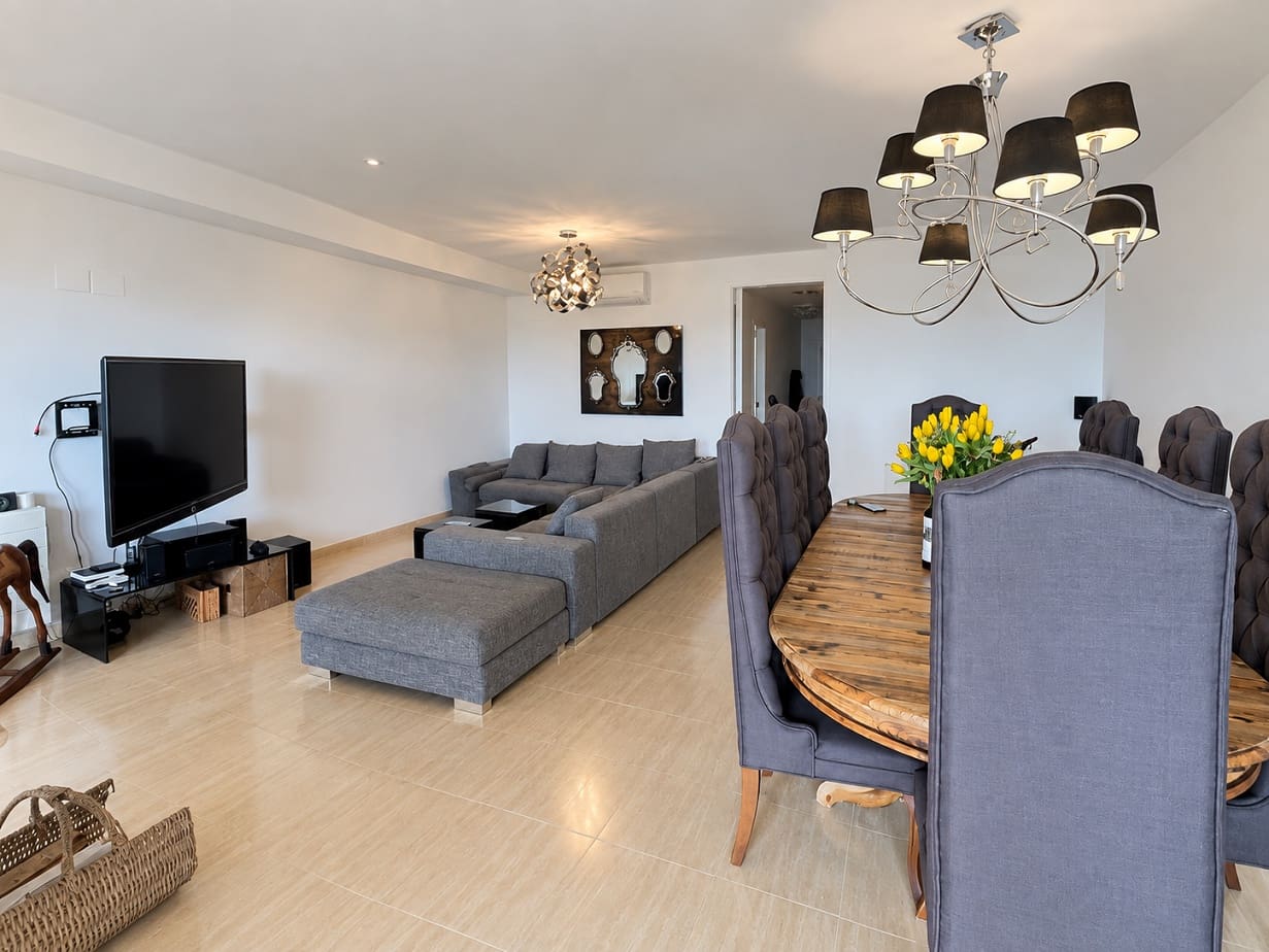 5 bedroom Semi-detached Villa for sale in Altea with pool garage - € 595,000 (Ref: 8047031)