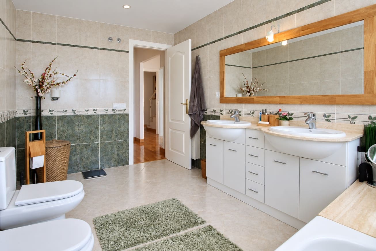 5 bedroom Semi-detached Villa for sale in Altea with pool garage - € 595,000 (Ref: 8047031)