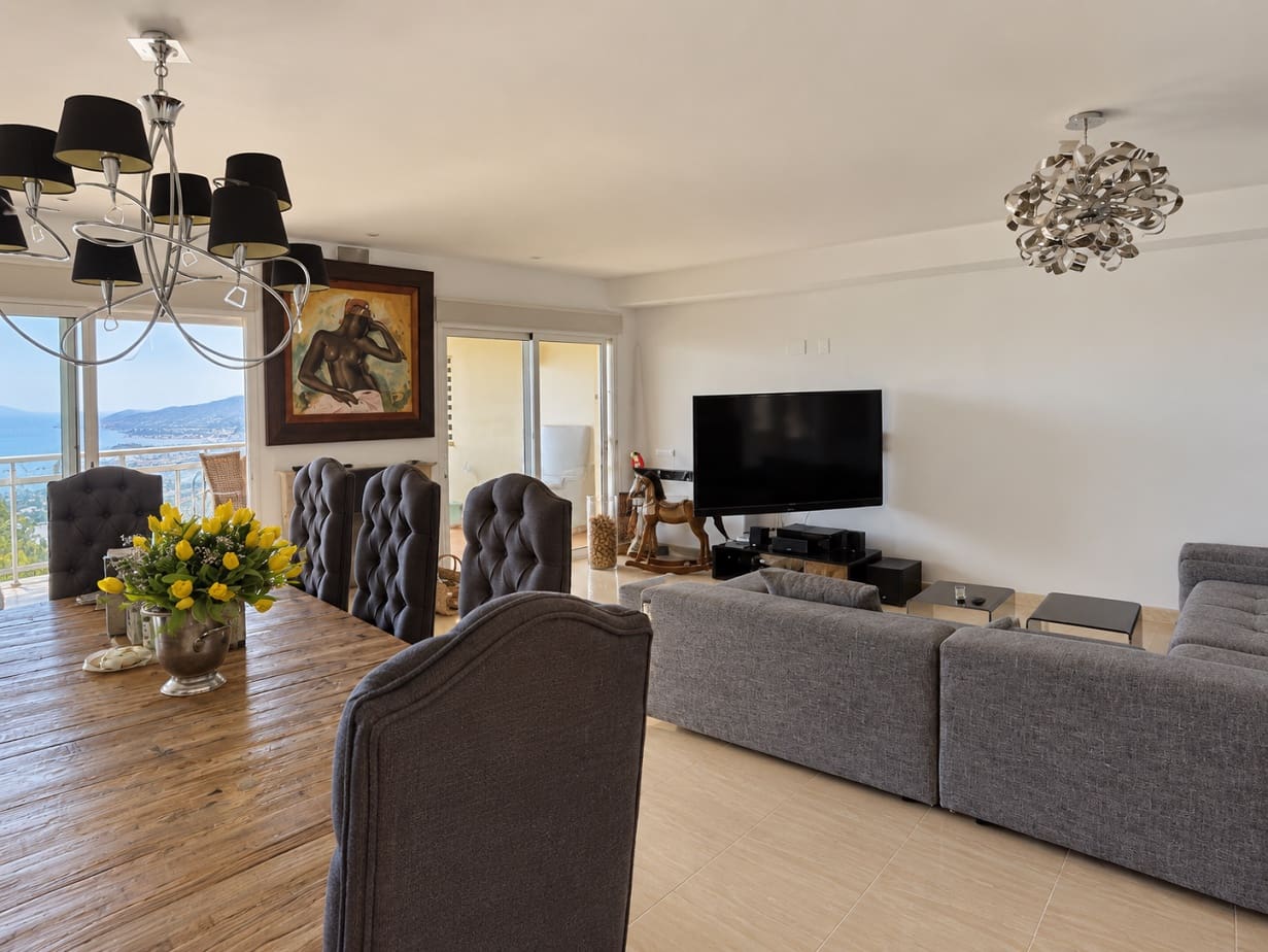 5 bedroom Semi-detached Villa for sale in Altea with pool garage - € 595,000 (Ref: 8047031)