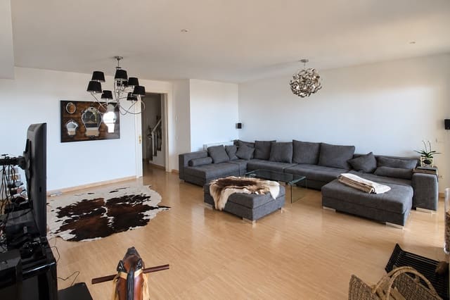 Pareado de 5 habitaciones en Altea en venta con piscina garaje - 595.000 € (Ref: 8047031)