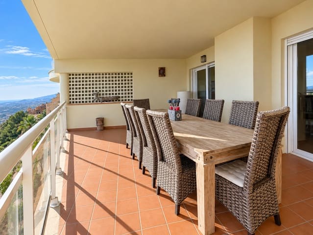 Pareado de 5 habitaciones en Altea en venta con piscina garaje - 595.000 € (Ref: 8047031)