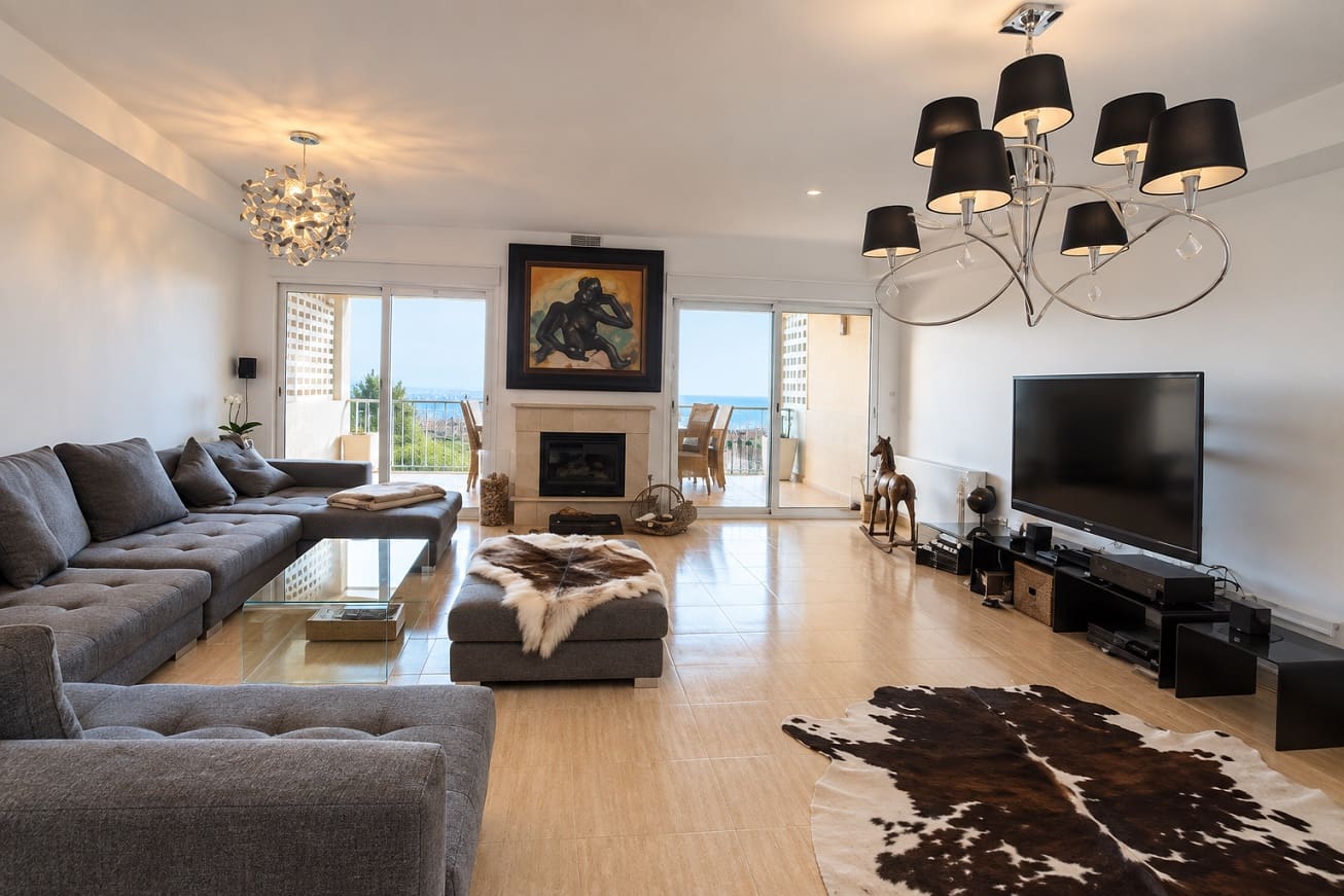 5 bedroom Semi-detached Villa for sale in Altea with pool garage - € 595,000 (Ref: 8047031)