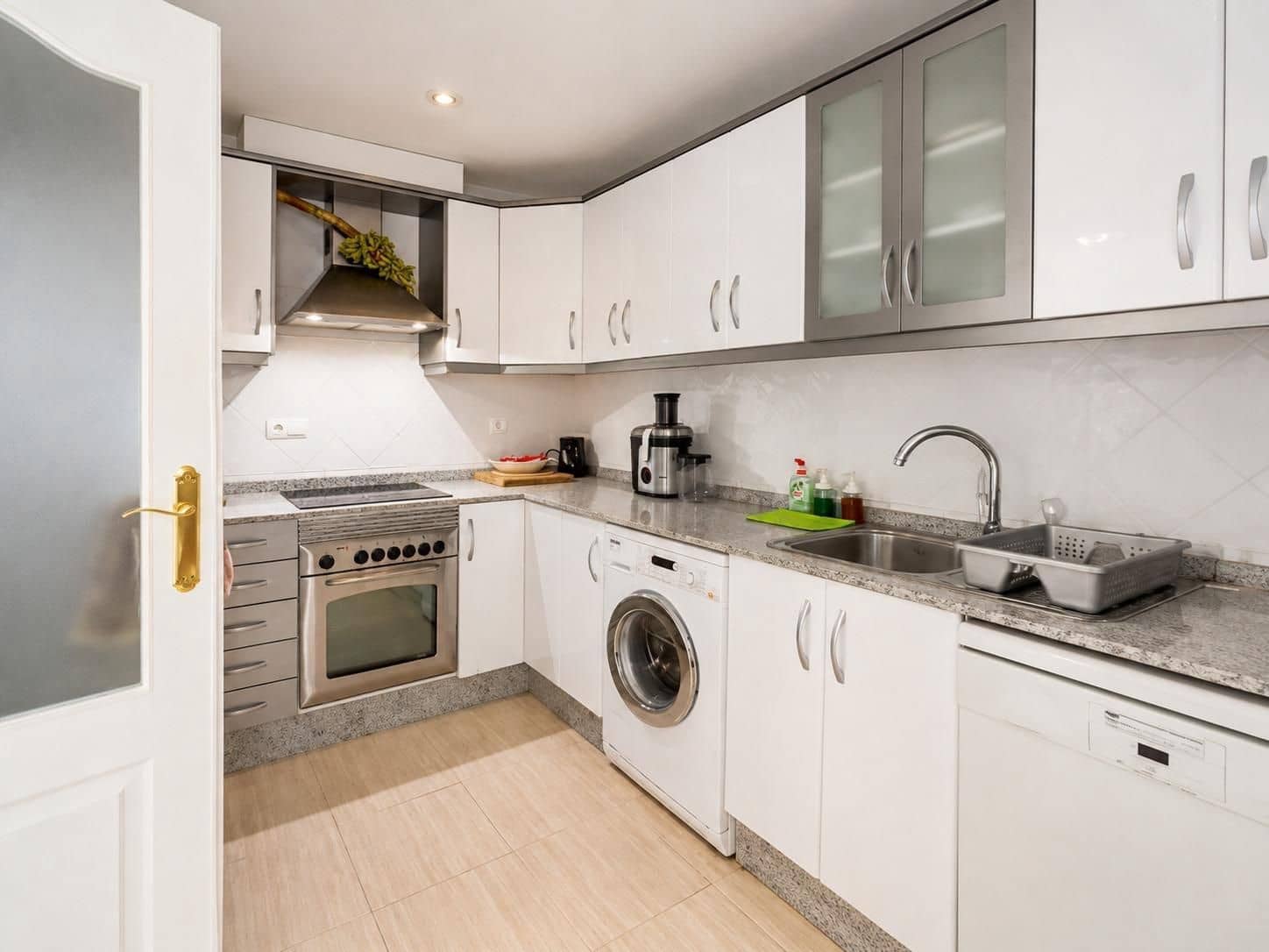 5 bedroom Semi-detached Villa for sale in Altea with pool garage - € 595,000 (Ref: 8047031)