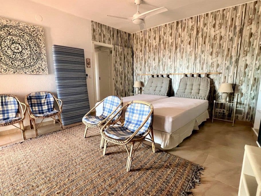 6 bedroom Villa for sale in Altea with pool garage - € 2,200,000 (Ref: 8142353)