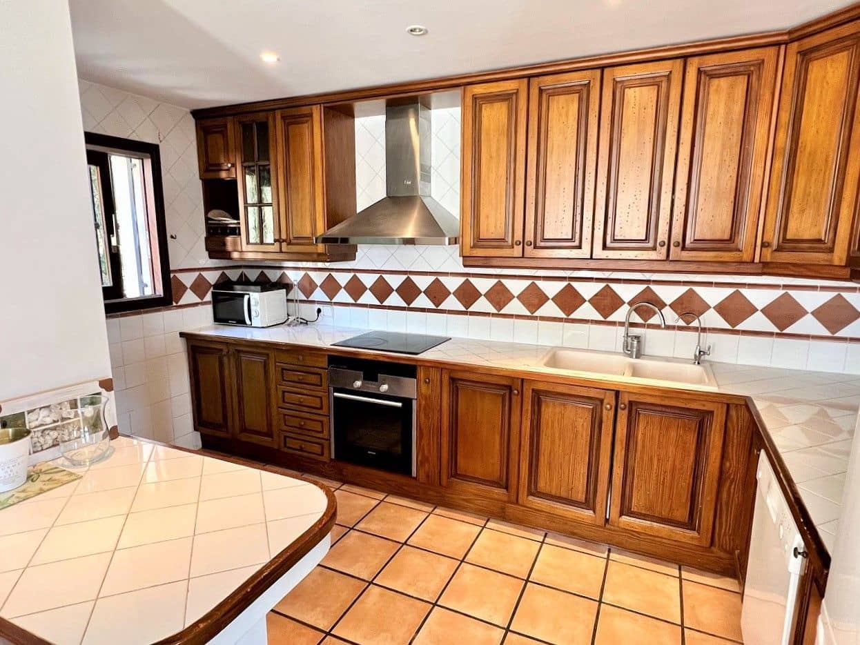 Chalet de 4 habitaciones en Altea en alquiler con piscina garaje - 4.500 € (Ref: 8168612)