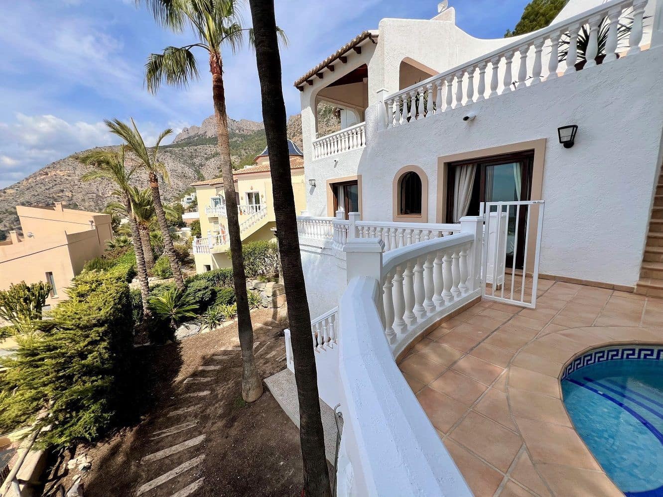 Chalet de 4 habitaciones en Altea en alquiler con piscina garaje - 4.500 € (Ref: 8168612)