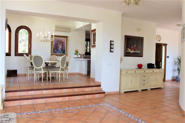 Chalet de 4 habitaciones en Altea en alquiler con piscina garaje - 4.500 € (Ref: 8168612)