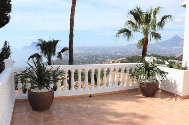 Chalet de 4 habitaciones en Altea en alquiler con piscina garaje - 4.500 € (Ref: 8168612)