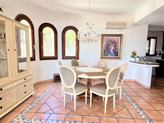 Chalet de 4 habitaciones en Altea en alquiler con piscina garaje - 4.500 € (Ref: 8168612)
