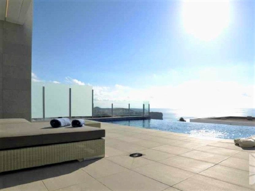 3 bedroom Villa for sale in Cumbre del Sol with pool garage - € 1,745,000 (Ref: 8212783)