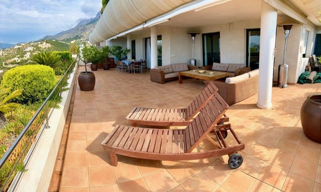 Apartamento de 3 habitaciones en Altea en venta con piscina garaje - 680.000 € (Ref: 8241888)