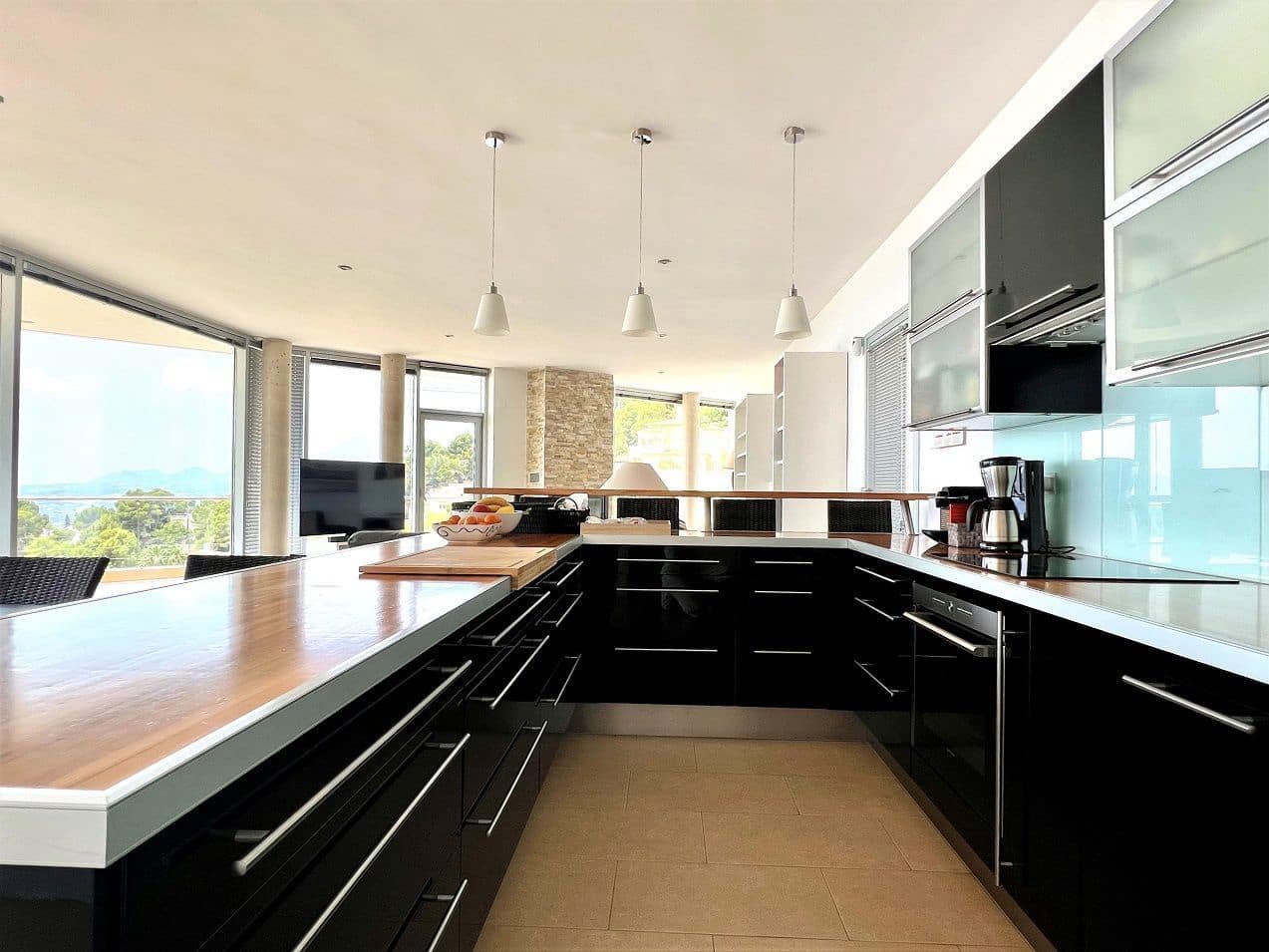 6 bedroom Villa for sale in Altea with pool garage - € 1,999,000 (Ref: 8358447)