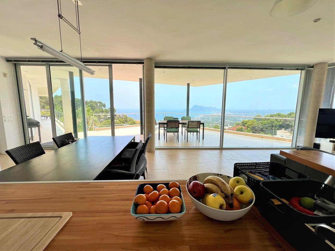 6 bedroom Villa for sale in Altea with pool garage - € 1,999,000 (Ref: 8358447)