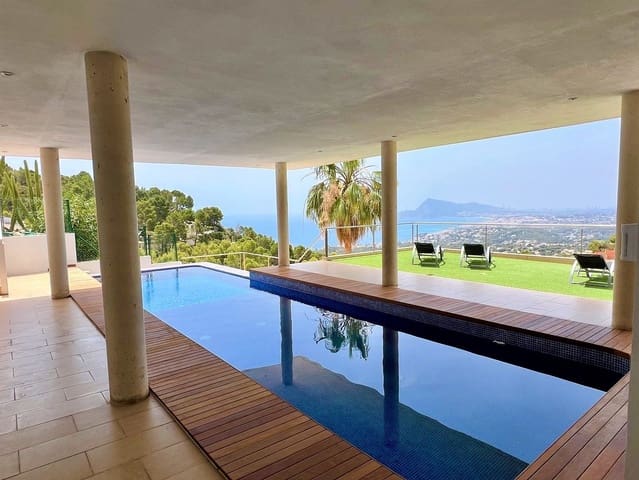 6 bedroom Villa for sale in Altea with pool garage - € 1,999,000 (Ref: 8358447)