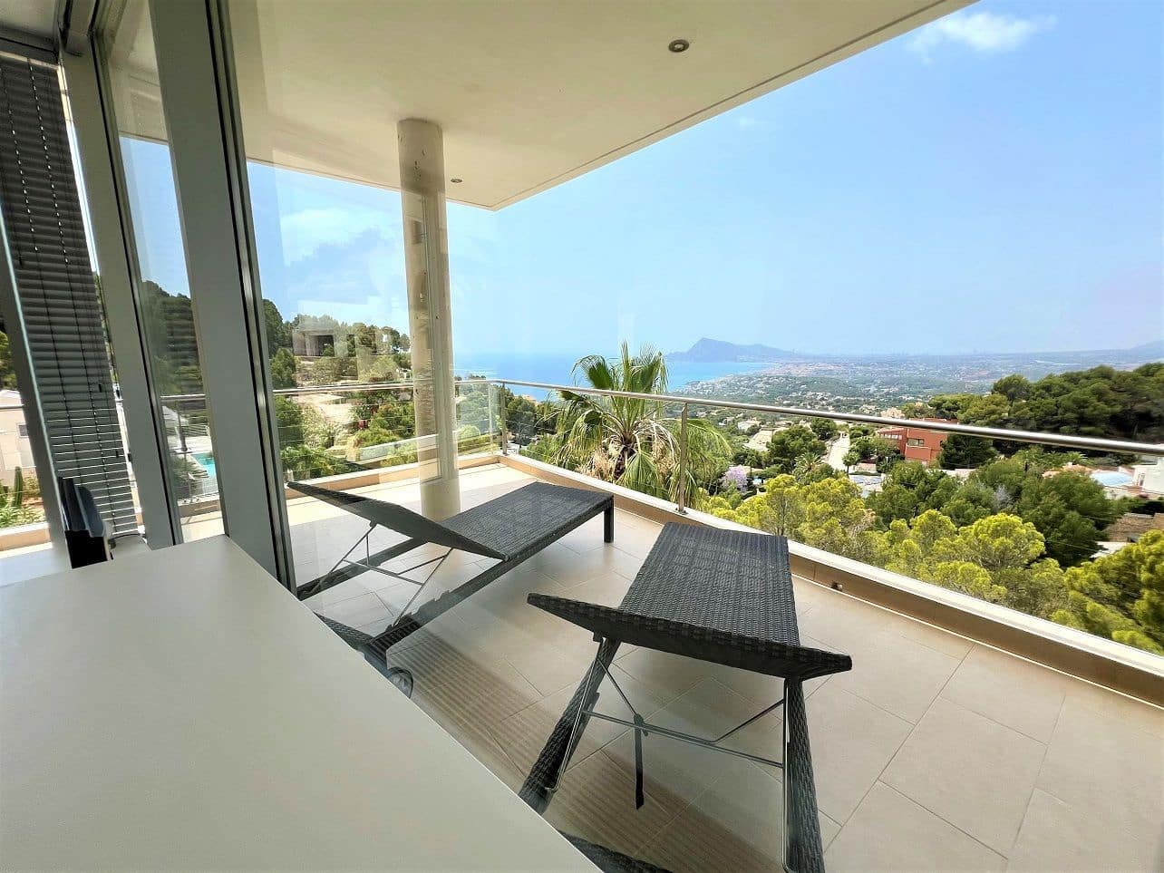6 bedroom Villa for sale in Altea with pool garage - € 1,999,000 (Ref: 8358447)
