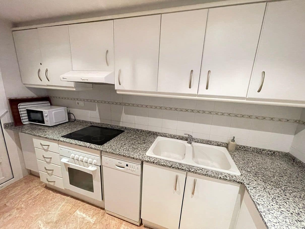 2 bedroom Apartment for rent in Altea with pool garage - € 950 (Ref: 8399302)
