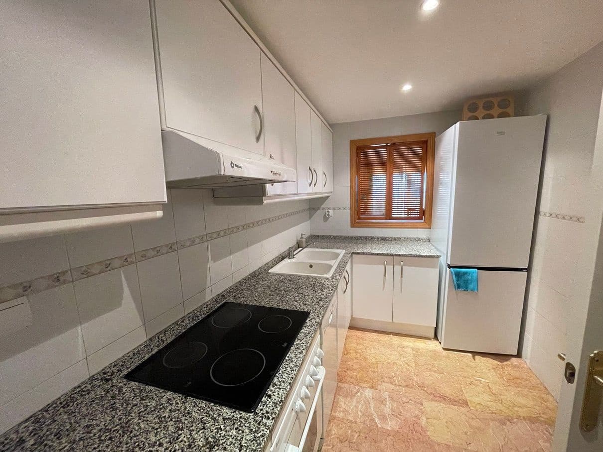2 bedroom Apartment for rent in Altea with pool garage - € 950 (Ref: 8399302)