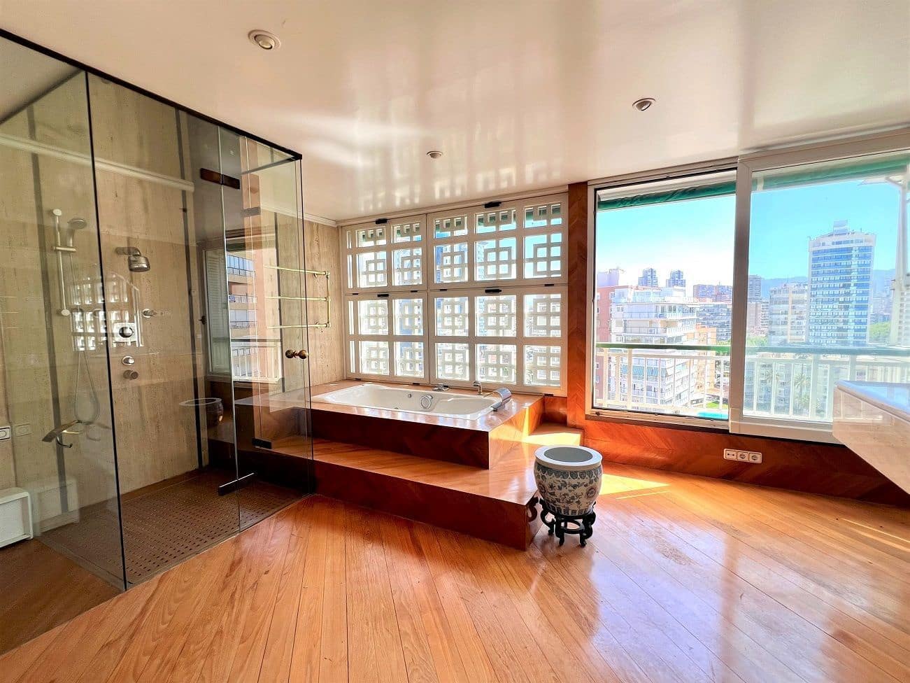 4 soverom Penthouse til salgs i Benidorm med garasje - € 1 000 000 (Ref: 8419201)