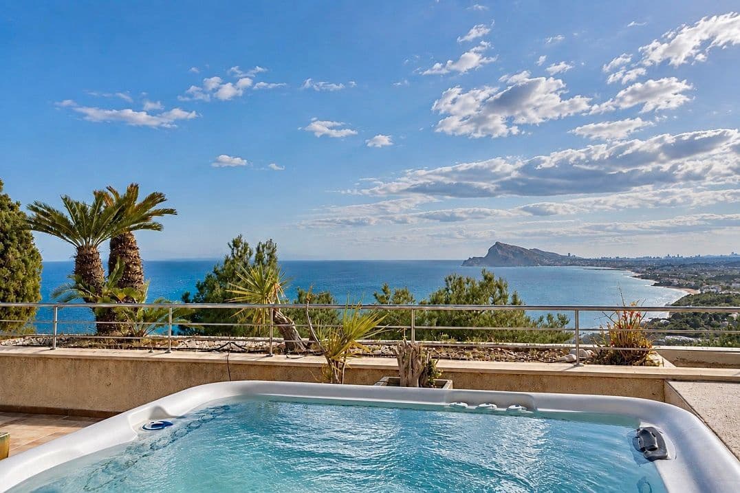 Apartamento de 3 habitaciones en Altea en venta con piscina garaje - 690.000 € (Ref: 8449911)