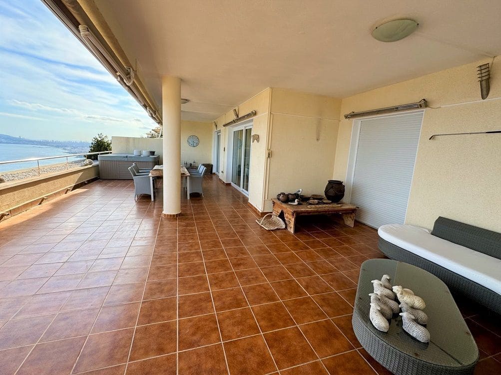 3 bedroom Apartment for sale in Altea with pool garage - € 589,000 (Ref: 8533695)