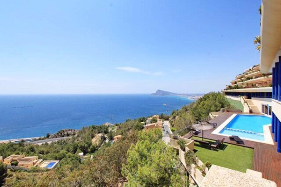 3 bedroom Apartment for sale in Altea with pool garage - € 589,000 (Ref: 8533695)