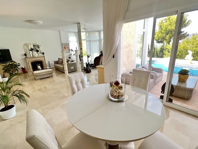 Chalet de 3 habitaciones en Altea en venta con piscina garaje - 950.000 € (Ref: 8638387)