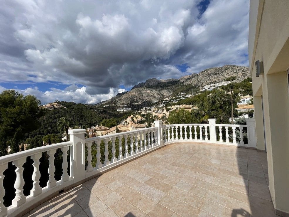 Chalet de 3 habitaciones en Altea en venta con piscina garaje - 950.000 € (Ref: 8638387)