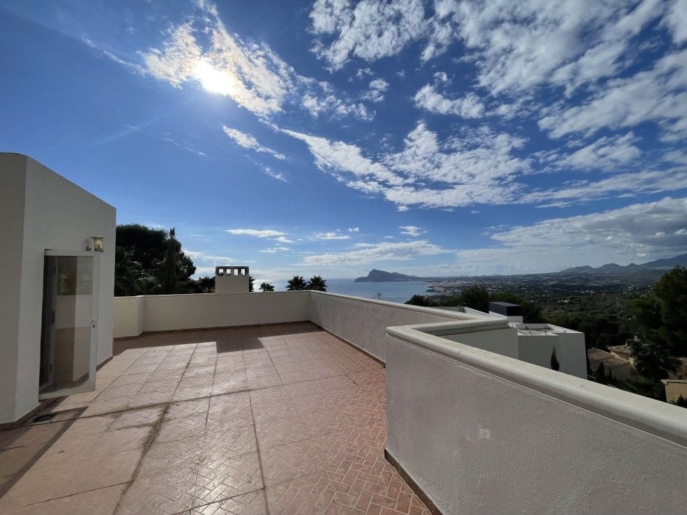 Chalet de 3 habitaciones en Altea en venta con piscina garaje - 950.000 € (Ref: 8638387)