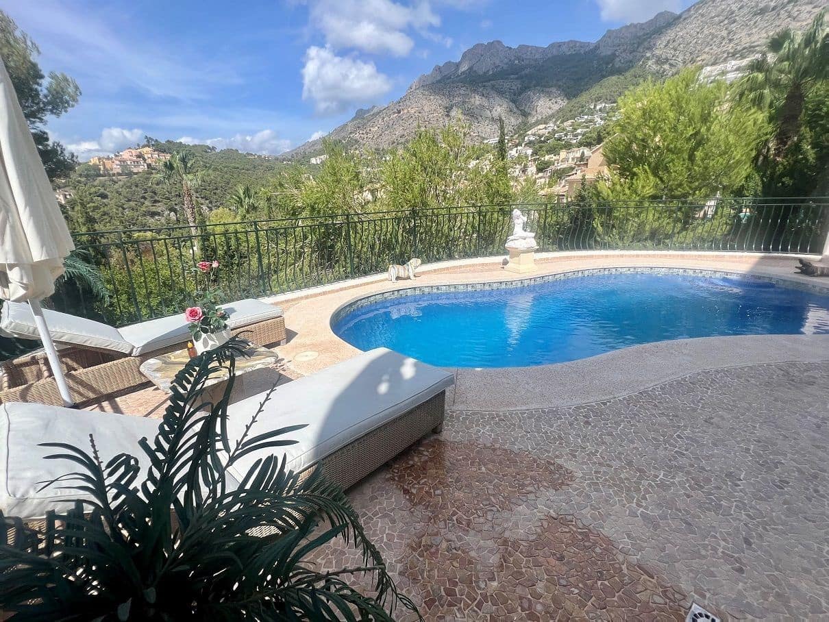 Chalet de 3 habitaciones en Altea en venta con piscina garaje - 950.000 € (Ref: 8638387)