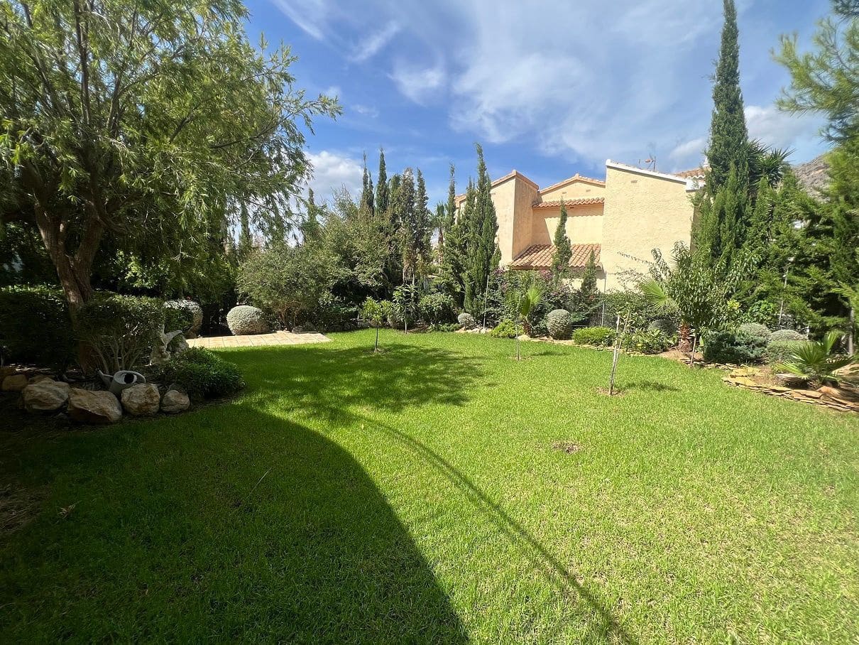 Chalet de 3 habitaciones en Altea en venta con piscina garaje - 950.000 € (Ref: 8638387)