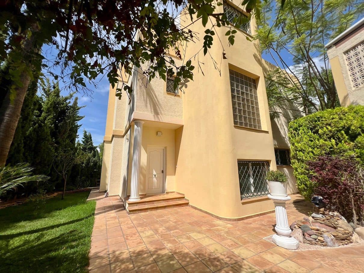 Chalet de 3 habitaciones en Altea en venta con piscina garaje - 950.000 € (Ref: 8638387)