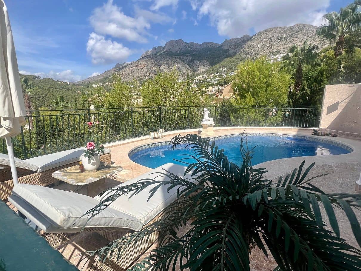 Chalet de 3 habitaciones en Altea en venta con piscina garaje - 950.000 € (Ref: 8638387)