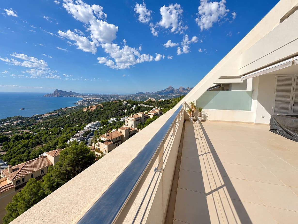 3 bedroom Apartment for sale in Altea with pool garage - € 750,000 (Ref: 8662081)