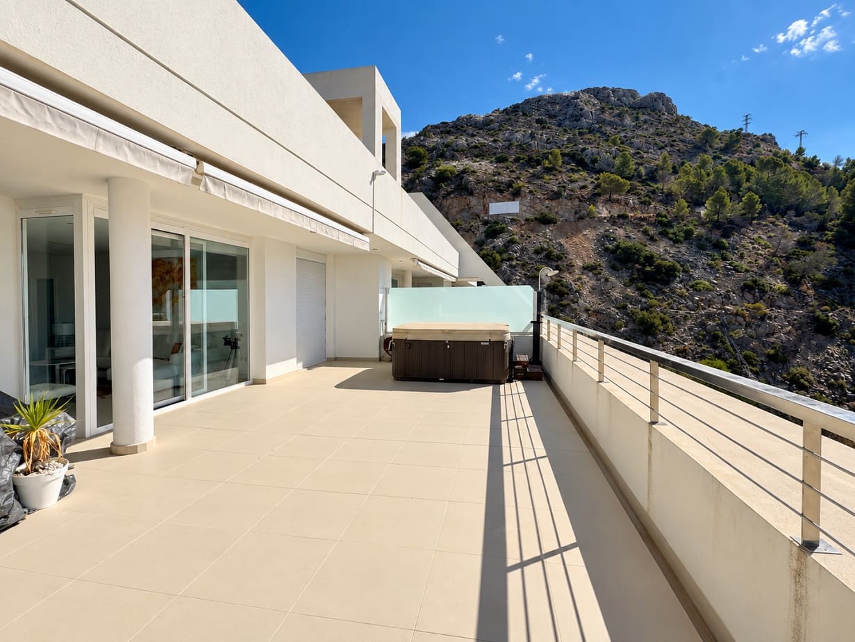 3 bedroom Apartment for sale in Altea with pool garage - € 750,000 (Ref: 8662081)