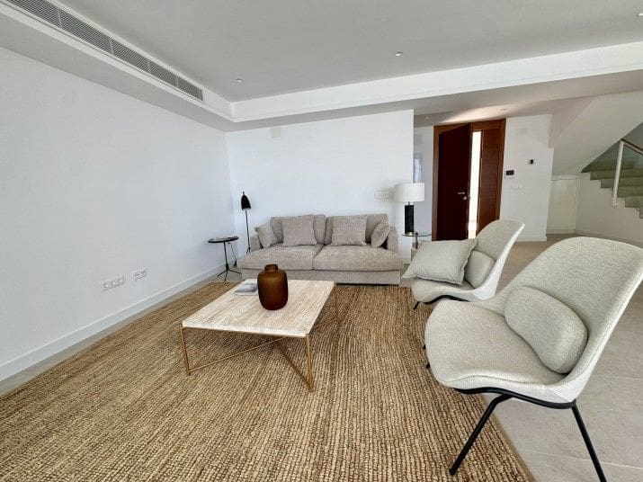 3 sypialnia Willa na sprzedaż w Altea z basenem garażem - 1 500 000 € (Ref: 8682099)