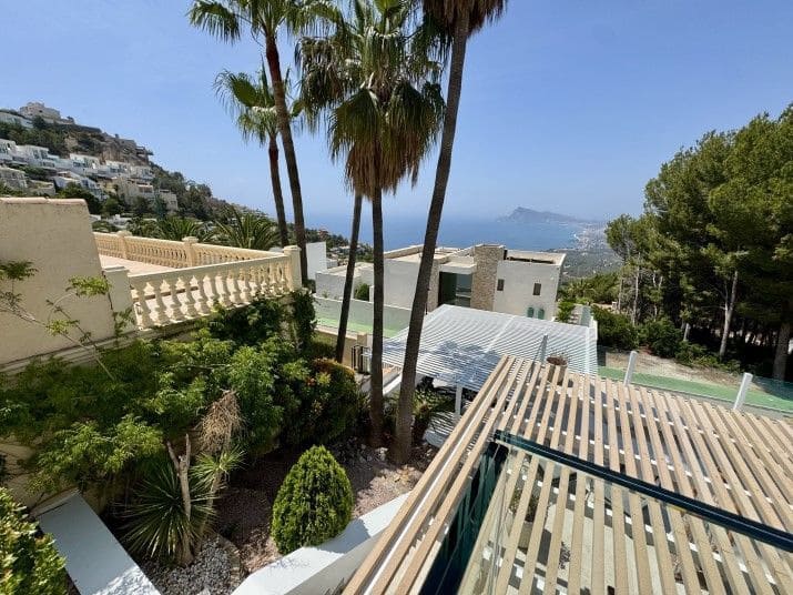 3 sypialnia Willa na sprzedaż w Altea z basenem garażem - 1 500 000 € (Ref: 8682099)