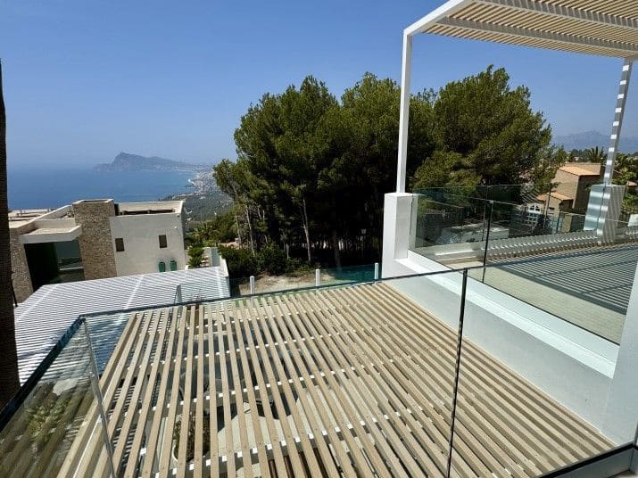 3 sypialnia Willa na sprzedaż w Altea z basenem garażem - 1 500 000 € (Ref: 8682099)