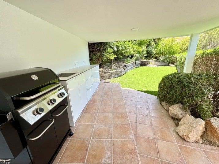 3 sypialnia Willa na sprzedaż w Altea z basenem garażem - 1 500 000 € (Ref: 8682099)