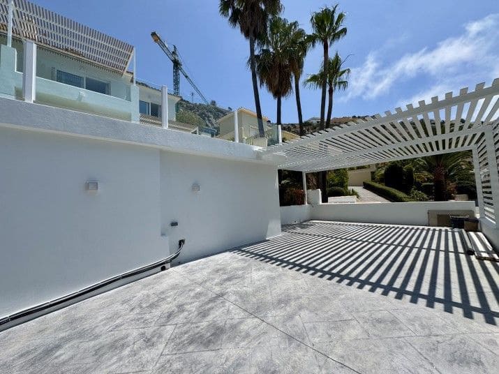 3 sypialnia Willa na sprzedaż w Altea z basenem garażem - 1 500 000 € (Ref: 8682099)