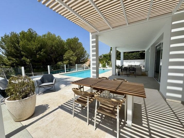 3 sypialnia Willa na sprzedaż w Altea z basenem garażem - 1 500 000 € (Ref: 8682099)