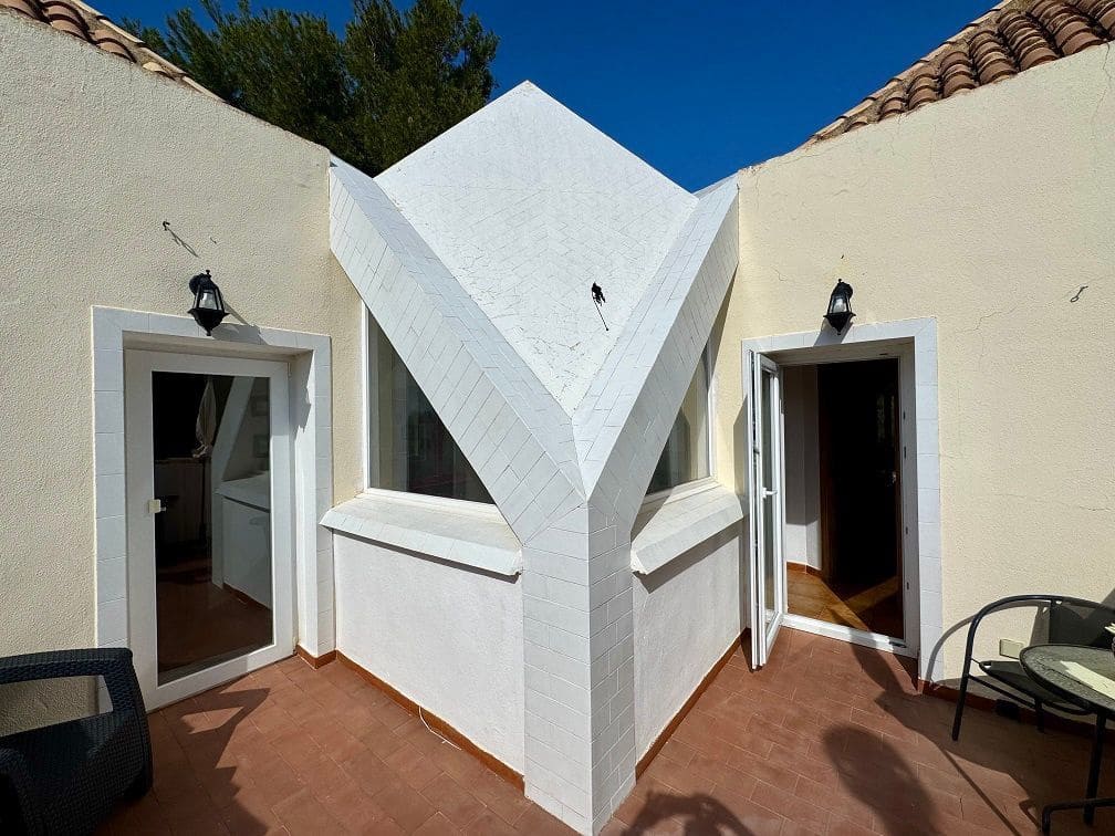 3 makuuhuone Huvila myytävänä paikassa Altea mukana uima-altaan 
autotalli - 520 000 € (Ref: 8821713)