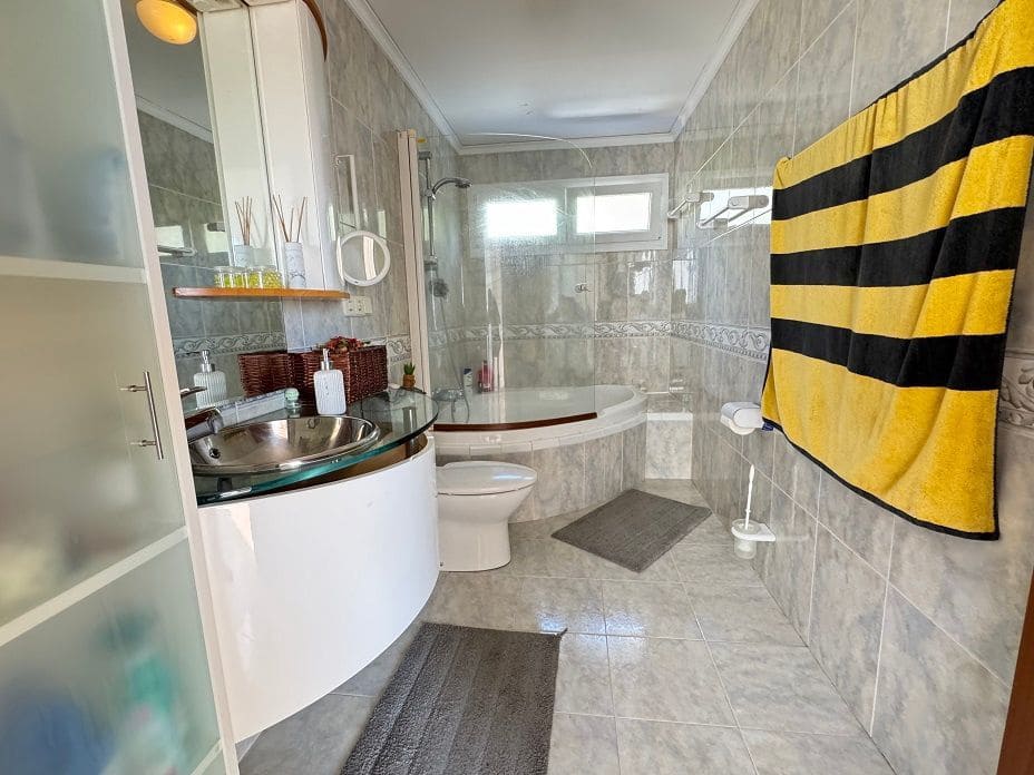 3 makuuhuone Huvila myytävänä paikassa Altea mukana uima-altaan 
autotalli - 520 000 € (Ref: 8821713)